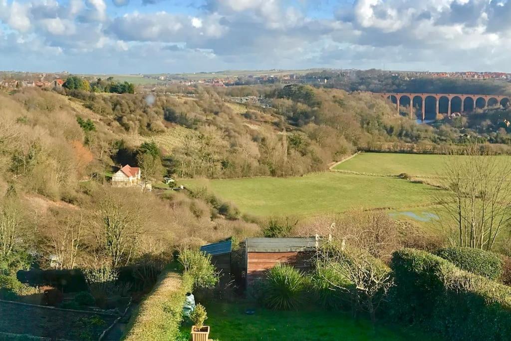 The View At 52, Whitby Lejlighed Eksteriør billede